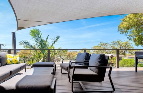 Budgewoi House | Aquavista; Beach, Lake, Ping Pong and Pool Table.