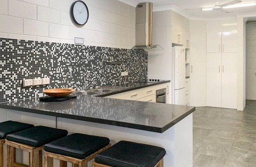 Arcadia Apartment | Arcadia Beach Unit 3 - Beachfront Holiday