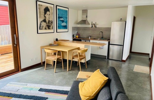 South Hobart House | Architect-Designed Studio Retreat in Prime South Hobart