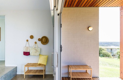 Dalmeny House | Architect Designed Beach House & the Best Views in Dalmeny !