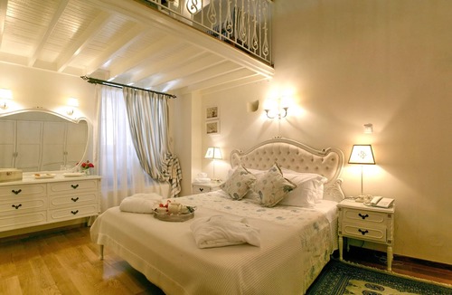 Petra Hotel | Archontiko Petras 1821