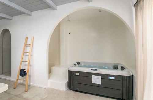 Adamas Hotel | Arco Solium Suites