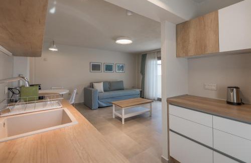 Pefkochori Apartment | Arelia Beachfront Sea View Apartment