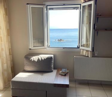 Agia Pelagia Apartment | ARETOUSA