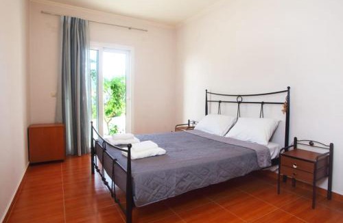 Peratia House | Aris Apartment