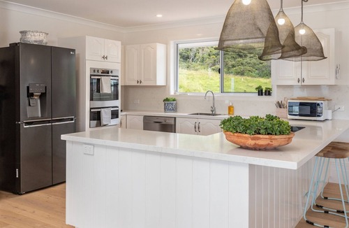 Blueys Beach House | Arkon - beautiful spacious pet friendly home with ocean and beach views