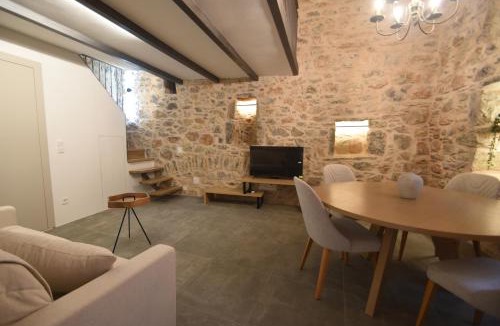 Mesta House | Armathia Accommodation