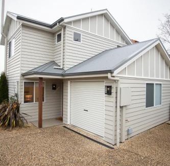 Armidale House | Armidale Cottage on Barney - House 1