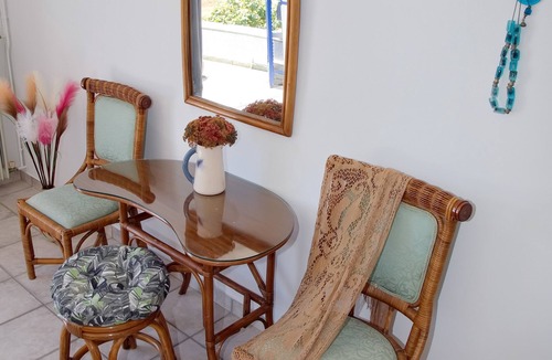 Spetses Villa | Aroura Homes 4BR Beachfront Villa