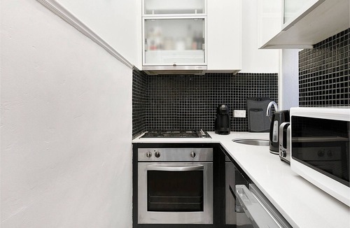 Elizabeth Bay Apartment | ART DECO BAYSIDE APARTMENT CLOSE TO THE CITY