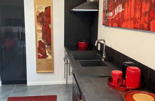 Huonville Apartment | Art House Apartment