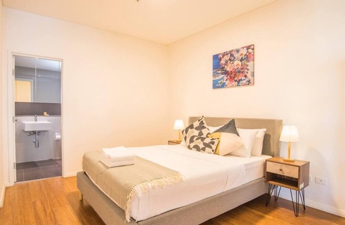 Chinatown Apartment | Art inspired 1 Bed Apt in the heart of Sydney