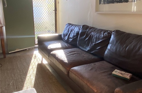 Para Hills Apartment | Art & Vintage 2Room Unit in Para Hills, 20 mins to ADL city, beach and Hills.