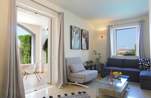 Pitharion Apartment | Artdeco Luxury Suites