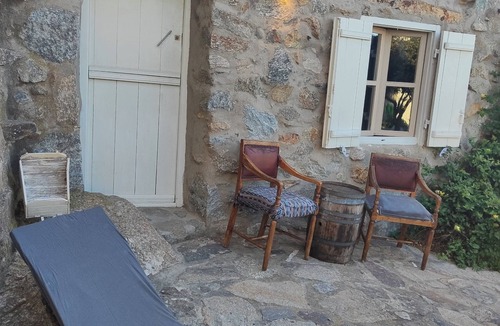 Paraga Apartment | Artemis cottage room 1