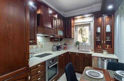 Ampelokipoi-Menemeni Apartment | ArtHaus Gallery Stay