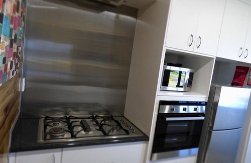 Emerald Beach Apartment | ArtHOUSE Beachfront Accommodation