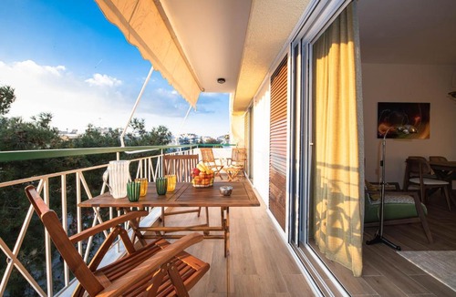 Glyfada Apartment | Artsy Spacious Cozy Apartment in Glyfada Center