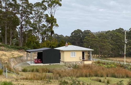 Alonnah House | Aruma Cottage Bruny Island