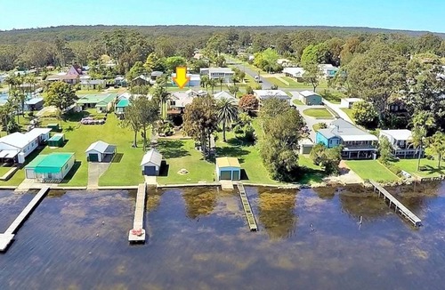 Erowal Bay House | At Golden Ponds at Erowal Bay - 4pm Check out Sundays
