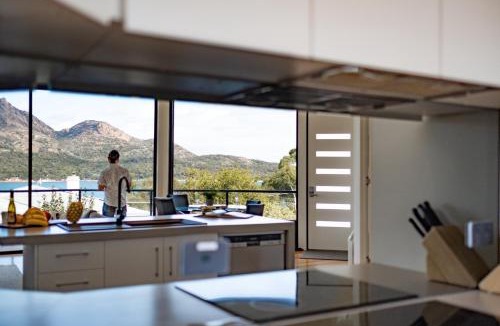 Coles Bay House | At The Bay