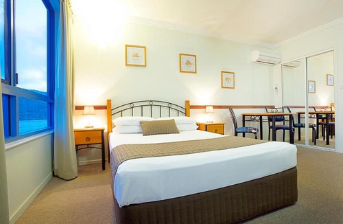 Airlie Beach Apartment | at Whitsunday Vista Holiday Apartments