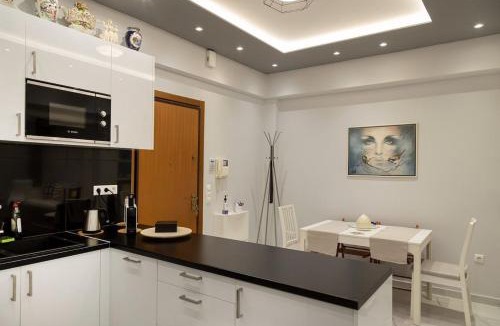 Vyronas Apartment | Athenian Escape - Located near the heart of Athens