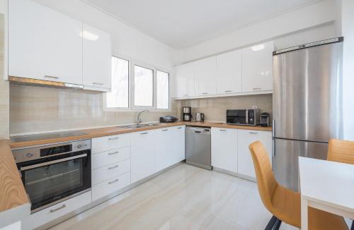 Platia Viktorias Apartment | Athens Del Sol Suite