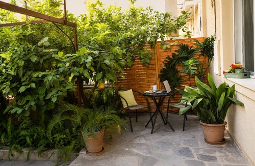 Dafni Apartment | Athens Garden Retreat - Walk to Metro by ΜΡS