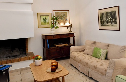 Dafni Apartment | Athens Garden Retreat - Walk to Metro by ΜΡS