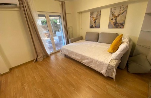 Glyfada Apartment | Athens Glyfada A warm home on the Aegean Sea 2