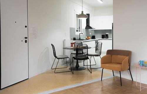 Platia Viktorias Apartment | Athens Secret Gem