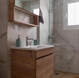 Platia Viktorias Apartment | Athens Urban Vibes 4 Quiet Balcony Peaceful