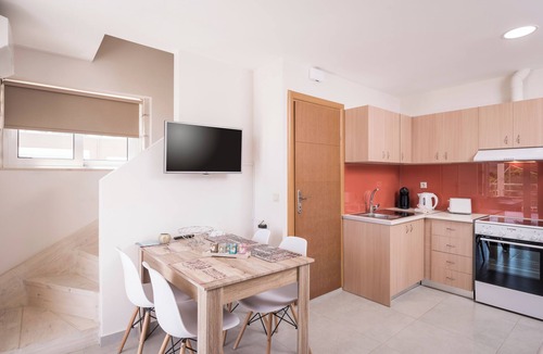 Platanias Town Apartment | Athina Apartments: elegant and affordable maisonettes by the beach