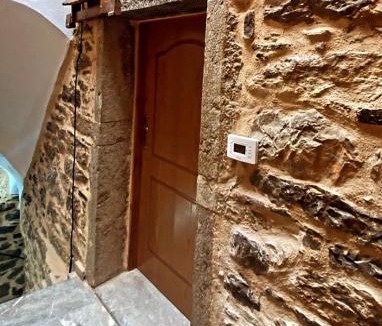 Mesta House | August castle house