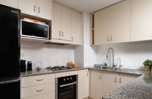 Darlinghurst Apartment | ❤ Aurora's Gem | City 2 BR W/ Pool | Gym | Parking