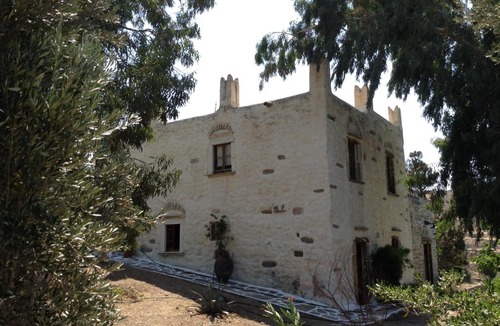 Naxos House | Authentic 1681 Cycladic Castle-House "Pyrgos Magaki"