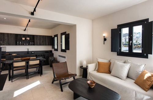 Pyrgos Apartment | Avento Luxury Suites