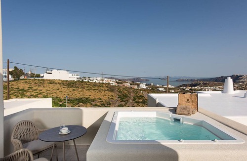 Pyrgos Apartment | Avento Luxury Suites
