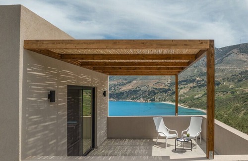 Zola Condo | Avithos - Lassu Retreat