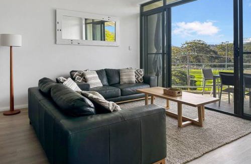 Avoca Beach Apartment | Avoca Coastal Retreat - Unit 13 Avoca Palms Resort