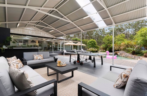 Pitt Town House | 'Avondale' Luxe Country Retreat