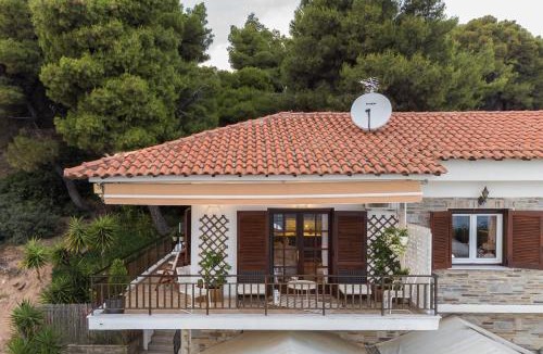 Psakoudia House | Azure Breeze - Coastal Chic Getaway by the Sea