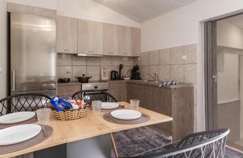 Nea Peramos House | Azure Nest