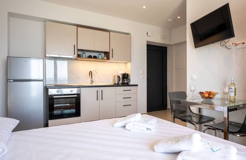 Nea Propontida Apartment | Azzurro e Verde Double Room 3