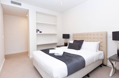 Turvey Park Apartment | B1/302-1 Flinders St · Stylish Inner City Penthouse Apartment