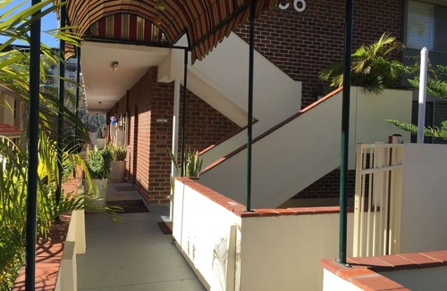 Crawley Apartment | B2 Walk to UWA close to SCGH & CBD
