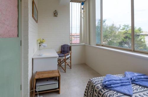 Crawley Apartment | B6 Crawley Apartment 1 BRM & Sleepout near UWA