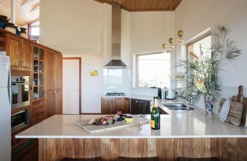 Angourie House | Baan Sabai - oceanstays