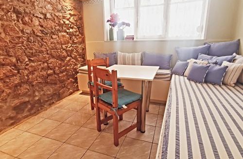 Plaka Apartment | Back to Tradition, by the Acropolis!